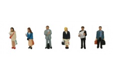 Bachmann Scenecraft 379-304 N Gauge Figure Set - Station Passengers Standing