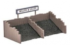 Ratio 533 OO Gauge Coal Staithes Plastic Kit