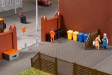 Auhagen 41649 Waste Bins With Accessories