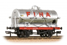 Bachmann 37-680B 14T Tank Wagon 'Fina' Silver