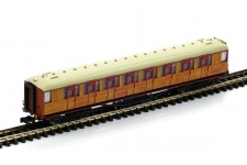 Dapol 2P-011-010 Gresley LNER Teak 3rd Class Coach 60634 Front Left