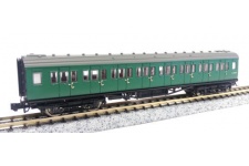 Dapol 2P-012-402 Maunsell BR 3rd Class Coach SR Green 810