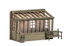 Wills Kits SS24 Conservatory, Garden Seat & Water Butt OO Gauge Plastic Kit