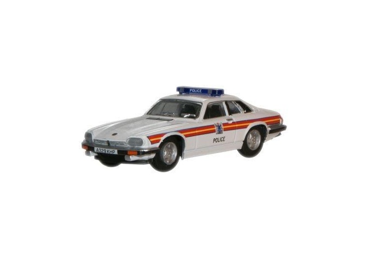 76XJS002 grande 8929b7a9-7a84-4a36-a6e3-722935ebfa5c