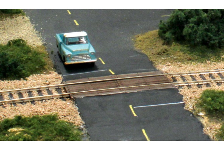 Woodland Scenics C1147 OO Gauge Wood Plank Grade Crossing example