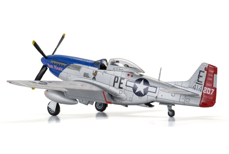 a01004a p51d-mustang 4