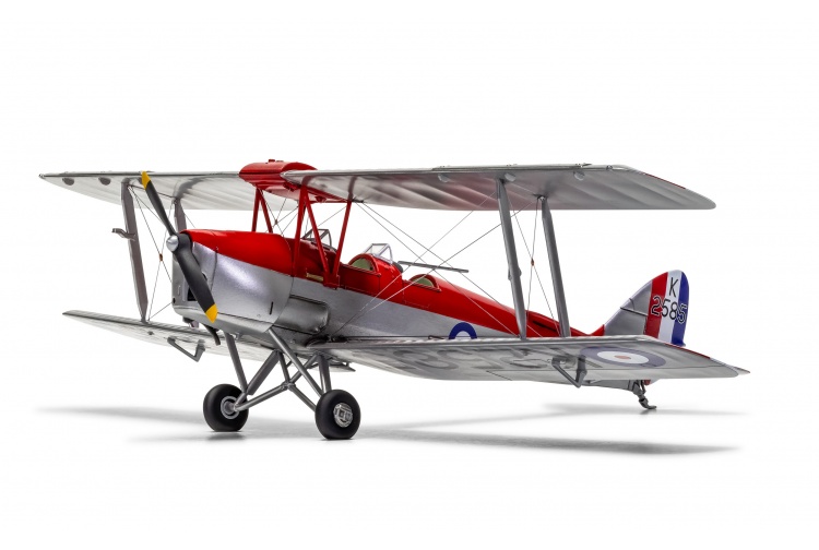 Airfix A04104 de Havilland D.H.82a Tiger Moth Bottom Left Front