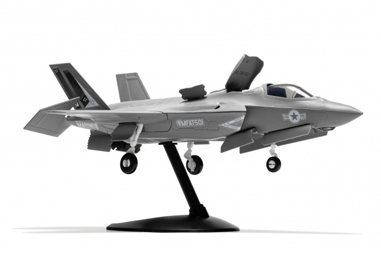 Airfix J6040 Quickbuild F-35 Lightening Model Aircraft Kit Front Right
