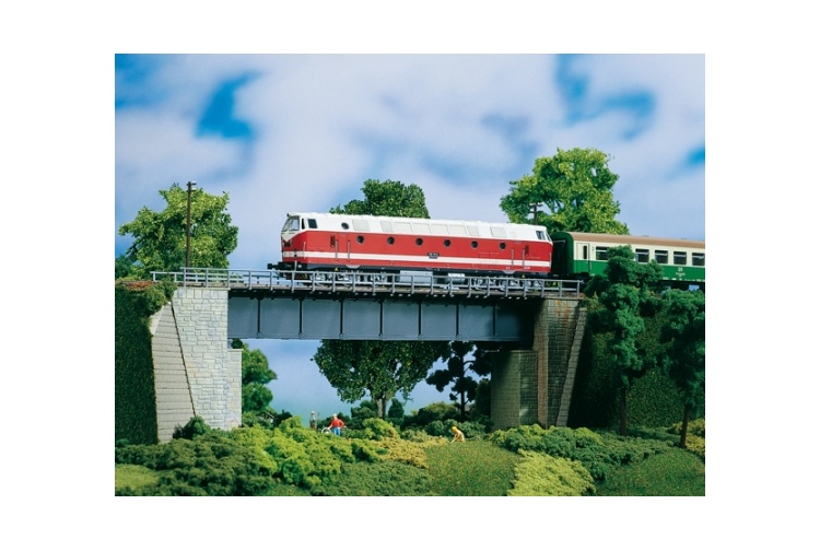 Auhagen 11341 Steel Girder Railway Bridge HO/OO Scale Plastic Kit Example Layout