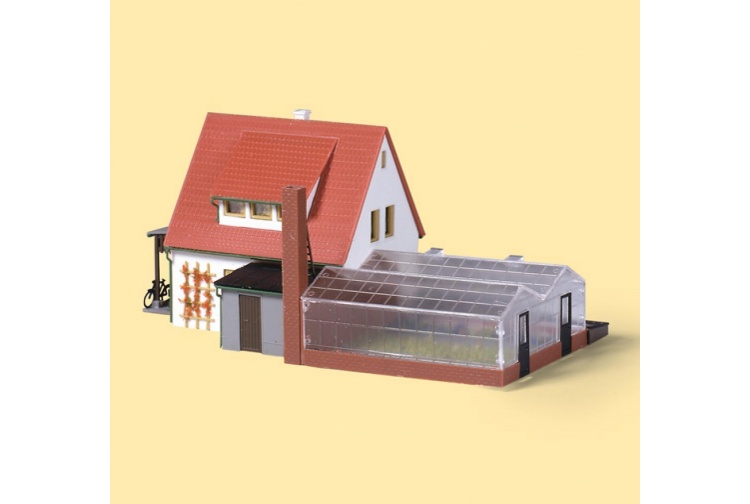 Auhagen 12235 House With Greenhouses And Garden Rear Right