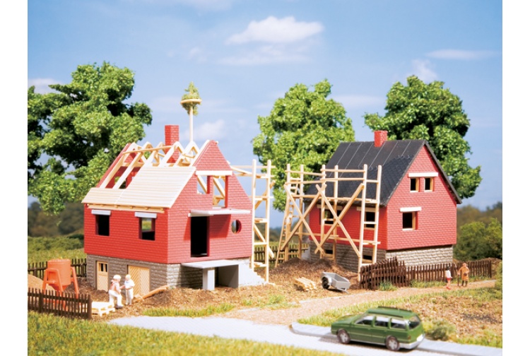 Auhagen 12215 2 Houses Under Construction Kit For OO Gauge Model Railways