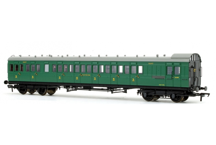 Bachmann 39-603 SE And CR 60ft Birdcage Brake Third Lavatory SR Malachite Green Front LeftBachmann 39-603 SE And CR 60ft Birdcage Brake Third Lavatory SR Malachite Green Front Right