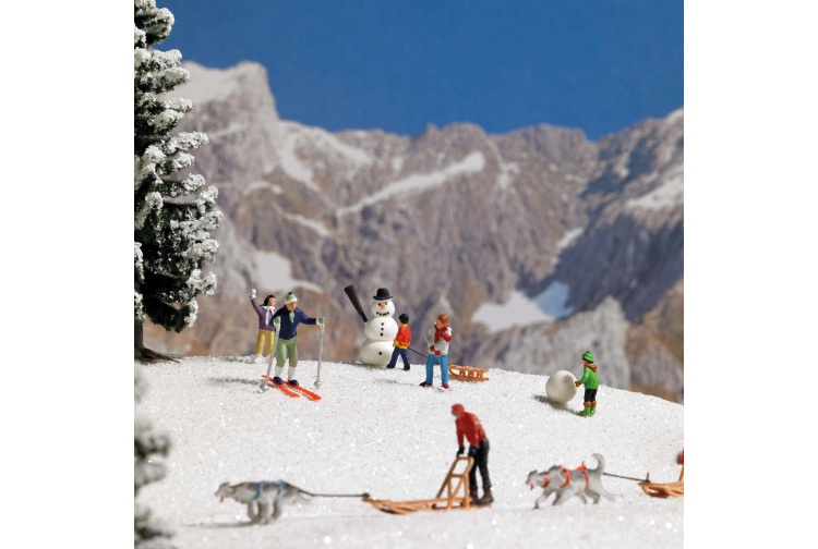 Busch 7769 Sledges & Skis OO / HO Scale Plastic Kit
