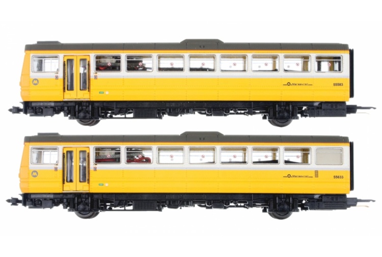 Dapol 2D-142-002 OO Gauge Class 142 042 Merseyrail pic2