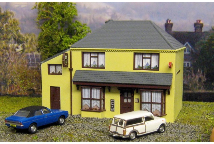 Gaugemaster GM408 Fordhampton Village Stores/Public House Plastic Kit 2