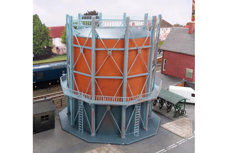 Gaugemaster GM412 Fordhampton Gasometer Plastic Kit Example Layout