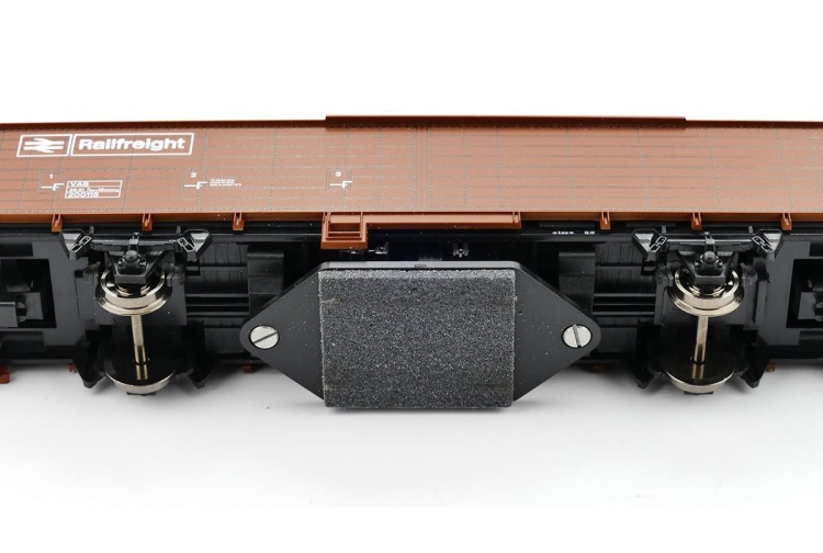 Gaugemaster GM4430102 OO Gauge Track Cleaning Wagon pad detail