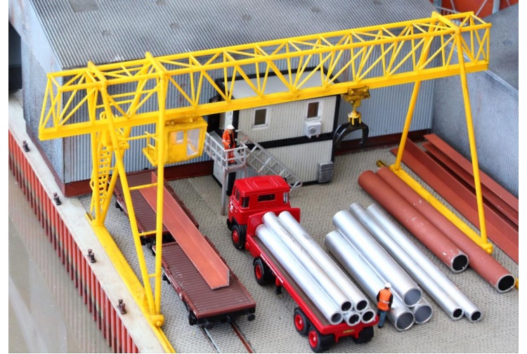 Gaugemaster GM488 Fordhampton Overhead Gantry Crane OO Scale Plastic Kit