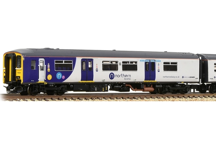 Graham Farish 371-335 Class 150/2 2-Car DMU 150220 Northern Closeup