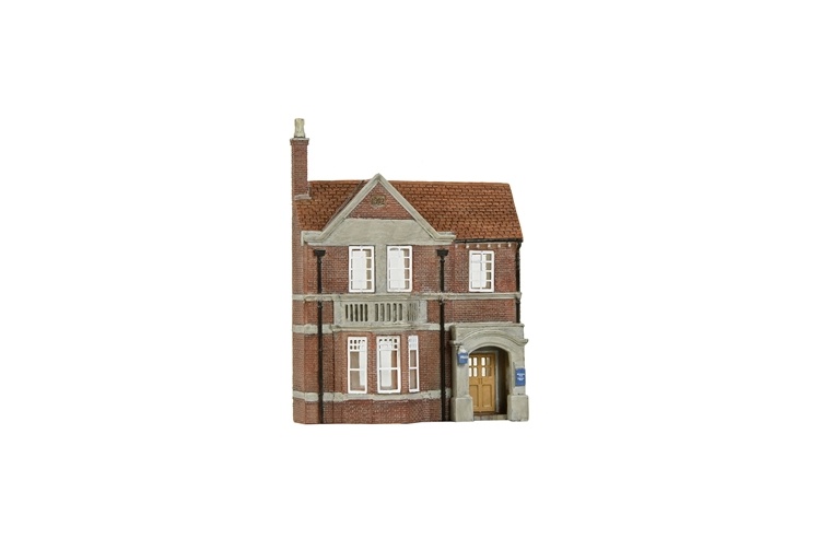 graham-farish-42-271-low-relief-police-station