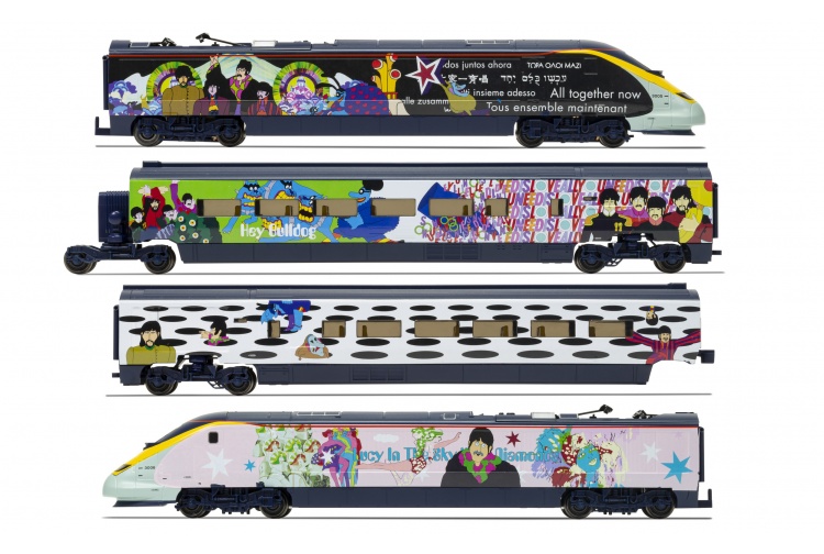 Hornby R1253M Eurostar Yellow Submarine Train Set Group 2