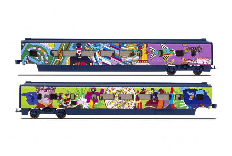 Hornby R40001 Eurostar Class 373/1 Yellow Submarine Divisible Centre Saloons Coach Pack Profile 4