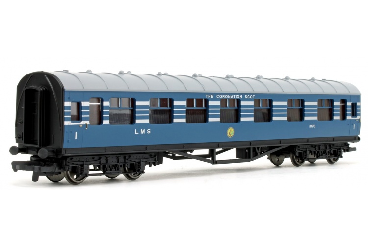 Hornby R4906 LMS Coronation Scot 3 Car Coach Pack 1070 Front Left