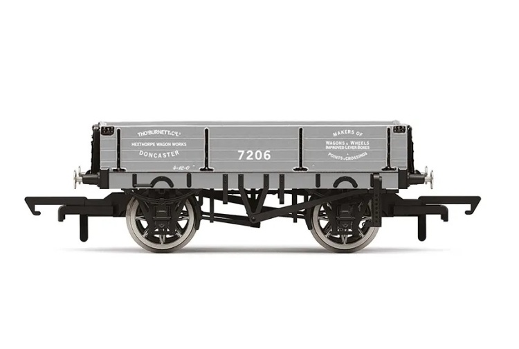 hornby_r60093_t_burnett_3_plank_wagon