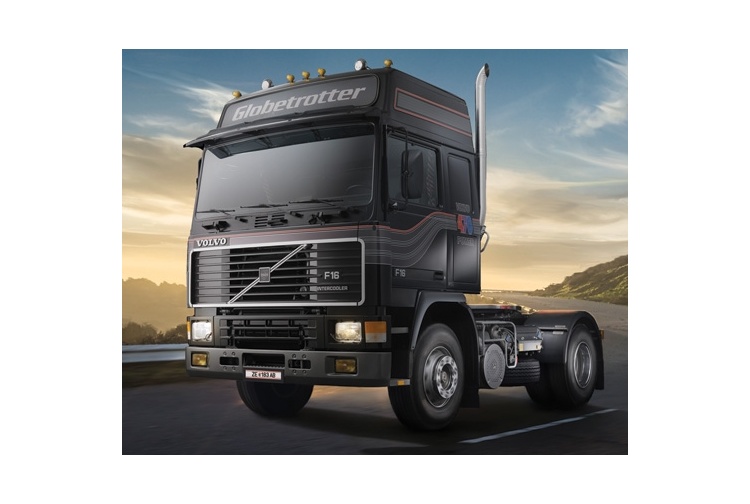 Italeri 3923 Volvo F16 Globetrotter 1:24 Scale Kit