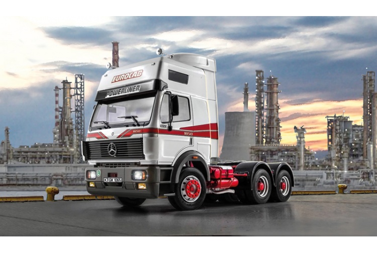 italeri-3924-mercedes-benz-sk-eurocab-6x4-front-left