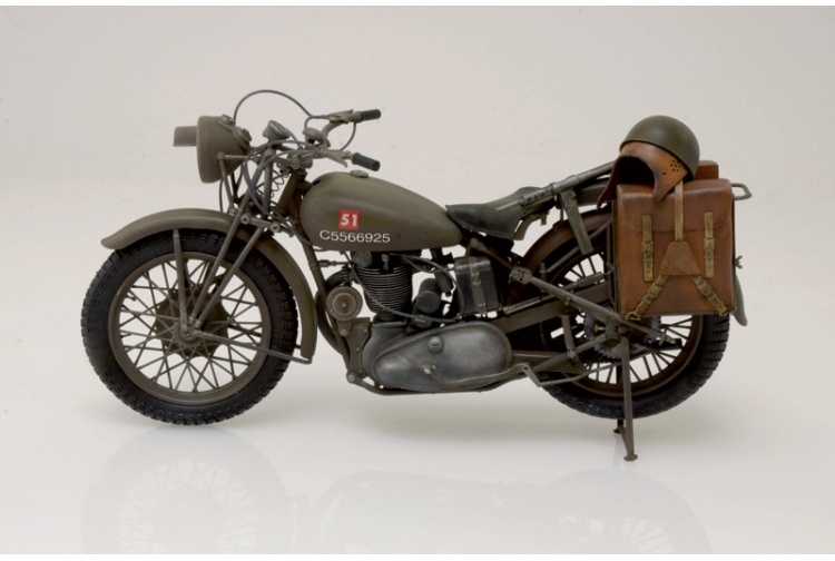 Italeri 7402 Triumph 3HW Left