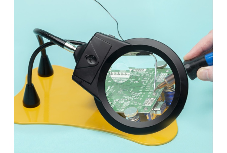Modelcraft PCL2500 Magnetic Soldering And Work Station Magnifying Glass