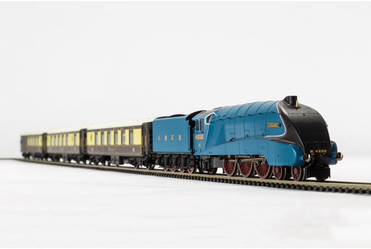 r3402