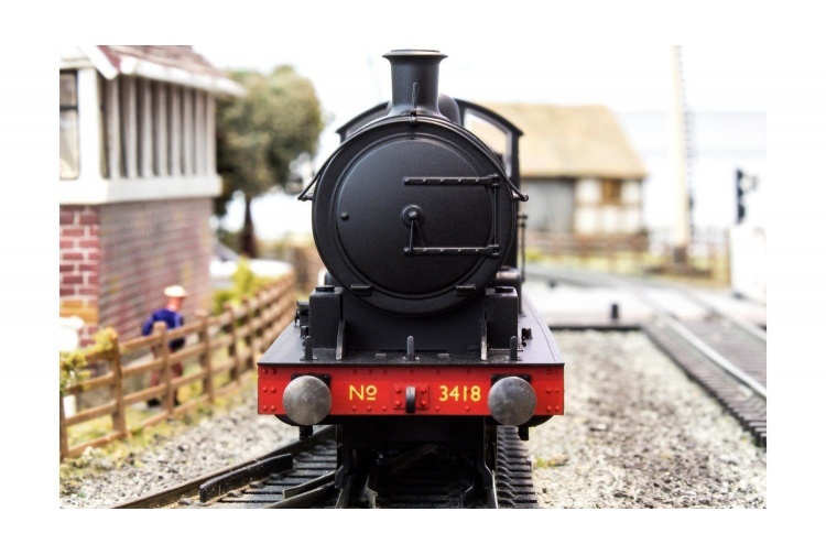 Hornby R3424 LNER 0-8-0 Raven Q6 Class front