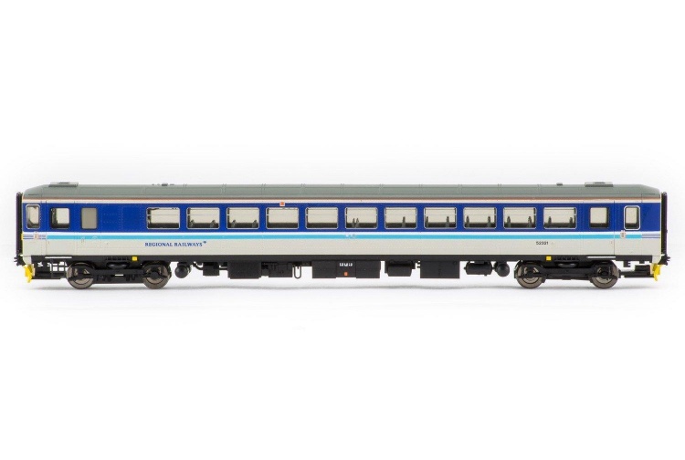 Hornby R3477 Class 153 153321 - Regional Railways Livery