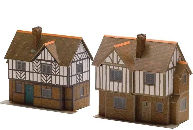 SuperQuick SQB28 Two Elizabethan Cottages OO Gauge Card Kit