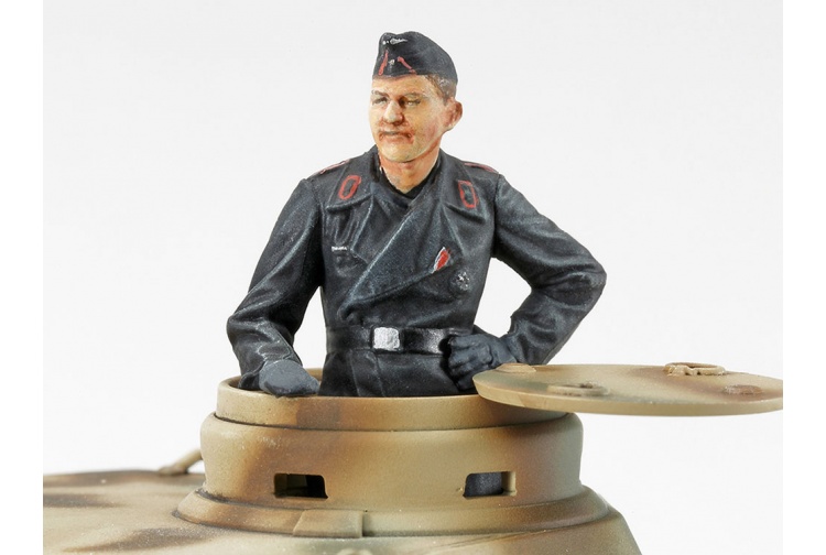 Tamiya 32597 German Tank Panther Ausf.D Commander