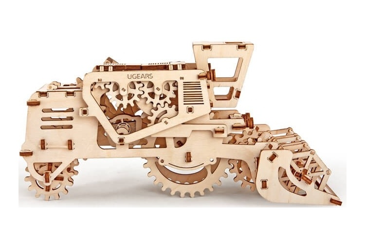 UGears Combine Harvester 01