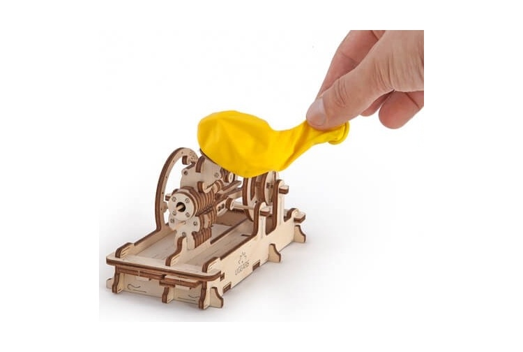 UGears Pneumatic Engine 07