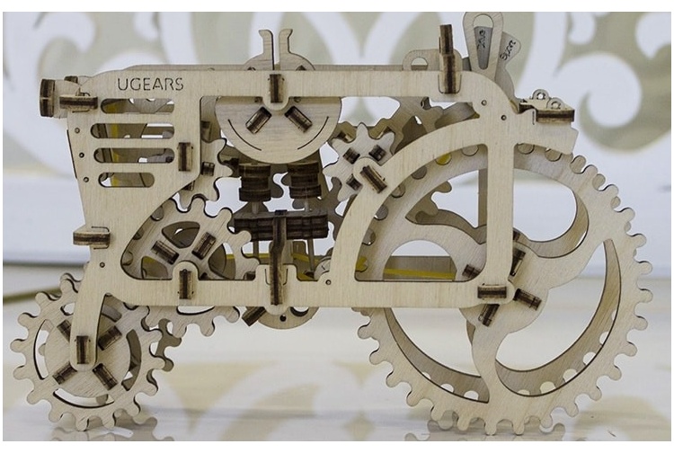 UGears Tractor 04