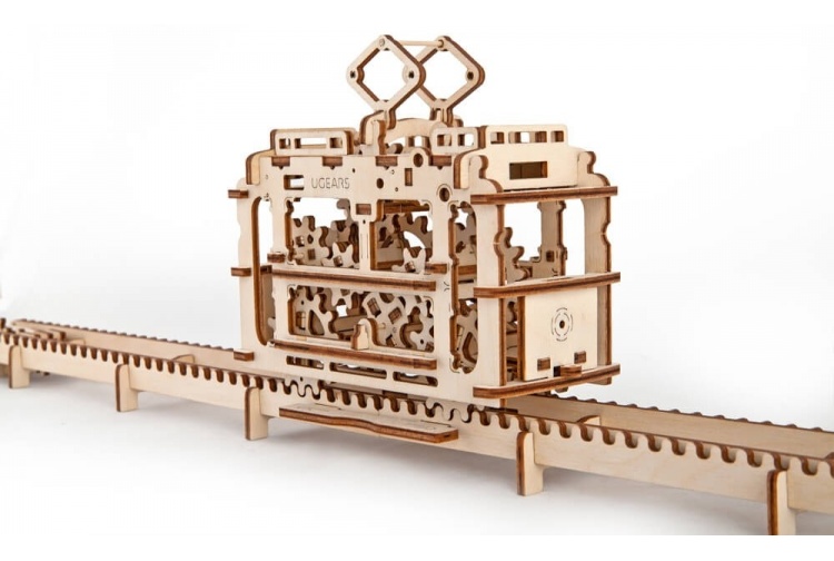 UGears Tram On Rails 02