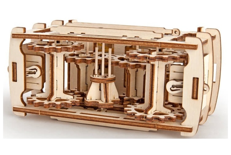 UGears Tram On Rails 05