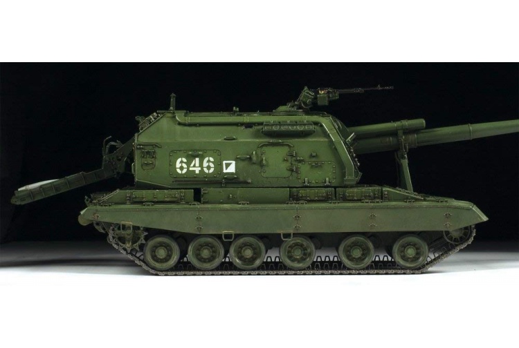 Zvezda 3630 Russian 125 mm Self-propelled Howitzer MSTA-S Side